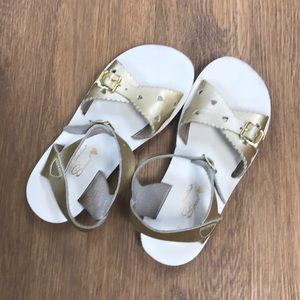 Girls Sun San leather sandals. Size 13.